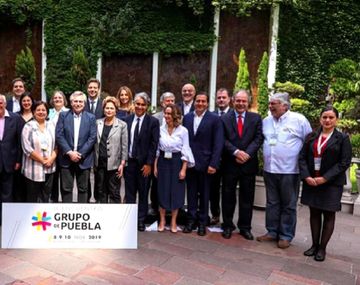 Fuerte respaldo del Grupo de Puebla a Cristina