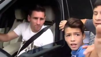 video: la emocion de un nino espanol al sacarse una foto con lionel messi video: la emocion de un nino espanol al sacarse una foto con lionel messi
