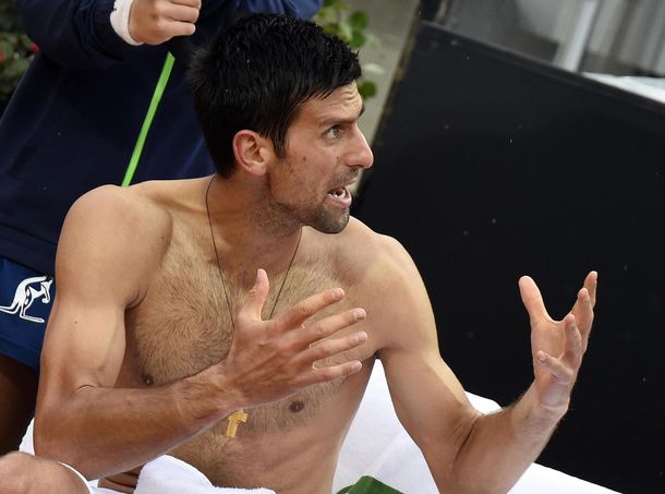 Día de furia: la fuerte discusión de Djokovic con un árbitro argentino