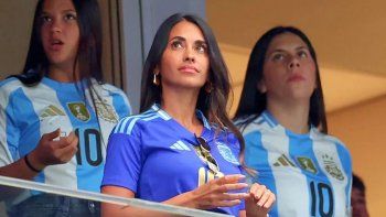 Antonela Roccuzzo recibió un ataque masivo de hinchas egipcios.
