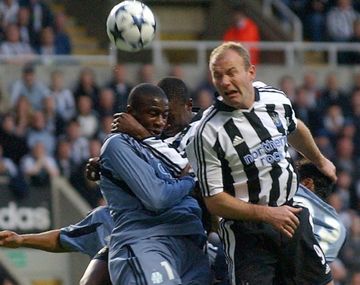 El ex goleador inglés lanzó la primera piedra