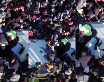 Volcó un camión con alimentos en Campana y lo saquearon