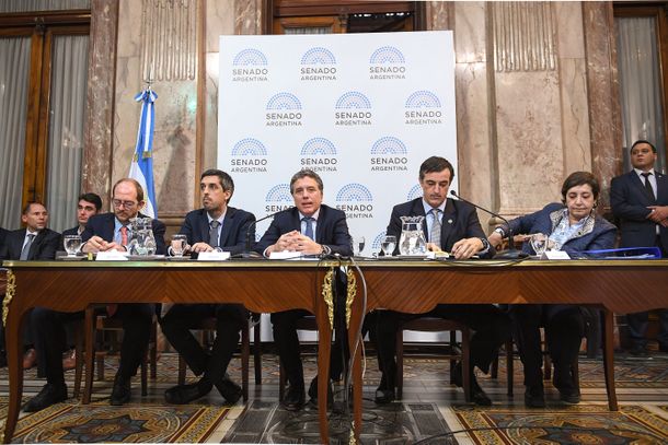 Dujovne en el Senado: Sin la ayuda del FMI el ajuste sería mucho mayor