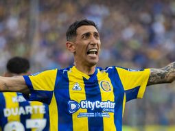 ladron: vuelven a vandalizar un mural de di maria en el club donde comenzo a jugar ladron: vuelven a vandalizar un mural de di maria en el club donde comenzo a jugar