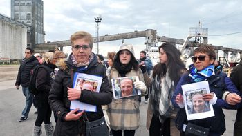 el drama de los familiares de los desaparecidos del pesquero hundido el drama de los familiares de los desaparecidos del pesquero hundido