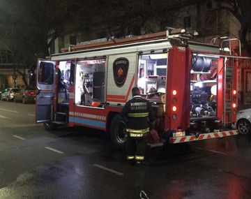 Una dotación de bomberos trabajó en la madrugada