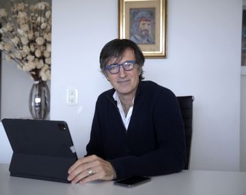 Con una emotiva carta