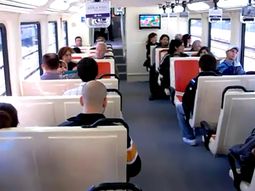 como son los trenes de doble piso del ramal sarmiento como son los trenes de doble piso del ramal sarmiento