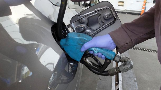 Aumentó un 1,2% la nafta y esperan nuevas alzas hasta mayo