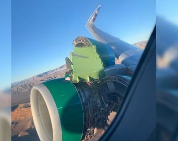 Pánico entre los pasajeros de un avión: se destruyó la turbina en pleno vuelo