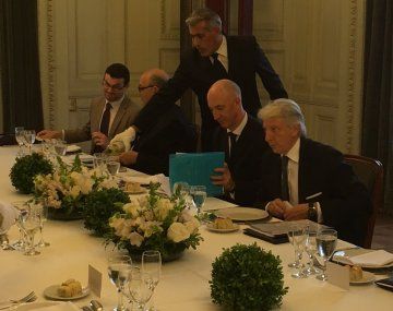 Ministro macrista que negoció borracho por Malvinas