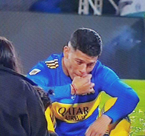 El video de Marcos Rojo fumando en la cancha tras la consagración de Boca