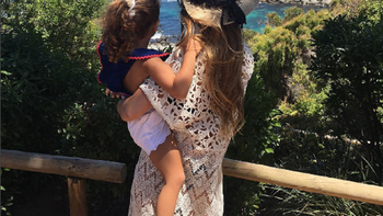 La China Suárez, junto a Rufina en Chile La China Suárez, junto a Rufina en Chile