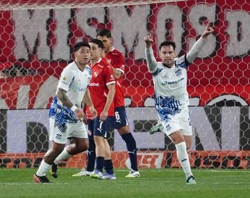 Talleres dio el golpe en Avellaneda y venció a Independiente