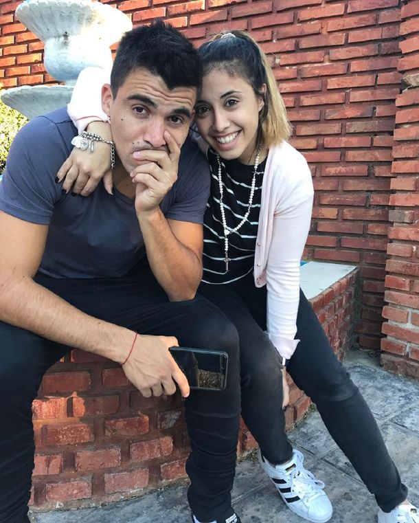 Marcos Acuña con su mujer Julia