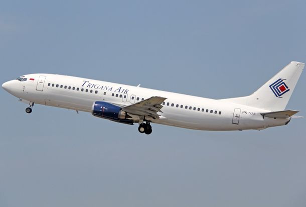 Encuentran restos del avión de Indonesia desaparecido en Papúa