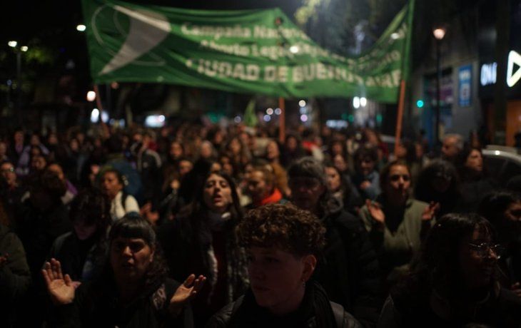 Masiva movilización en Plaza de Flores por el triple femicidio de Florencio Varela: Todas las vidas importan