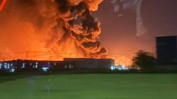 un deposito de iron mountain fue alcanzado por la explosion en el polo industrial de ezeiza un deposito de iron mountain fue alcanzado por la explosion en el polo industrial de ezeiza