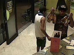 video: a punta de pistola robaron plata, vinos y cervezas de un local de comidas video: a punta de pistola robaron plata, vinos y cervezas de un local de comidas