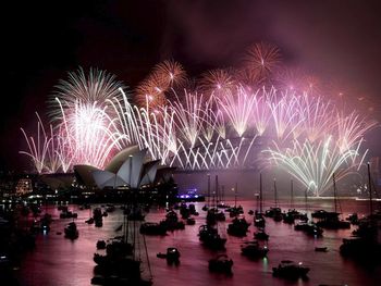 Impresionante recibimiento de 2014 en Sydney