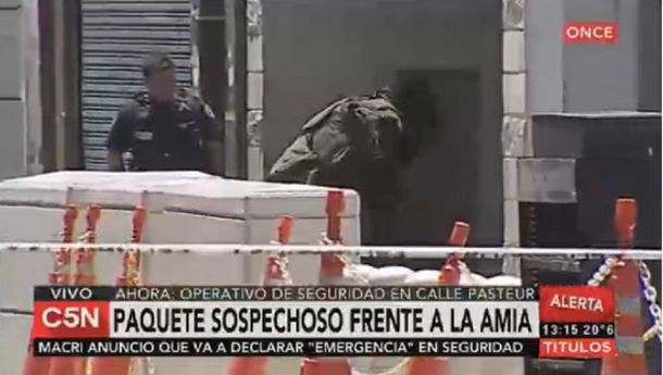 Paquete sospechoso frente a la AMIA: hay un detenido