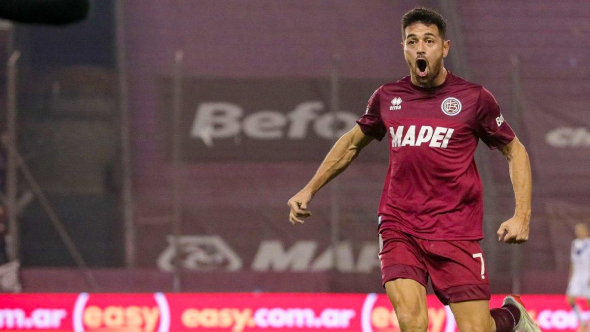 Lautaro Acosta llegó a un acuerdo con su expareja y volverá a ser tenido en cuenta en Lanús