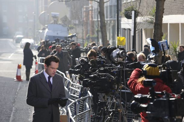 La prensa copó la puerta del hospital