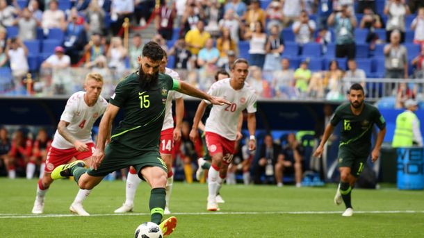 Australia sacó un empate ante Dinamarca y dejó abierta la definición del Grupo C