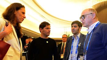 viaje de kicillof: niegan que el avion sea de lujo viaje de kicillof: niegan que el avion sea de lujo