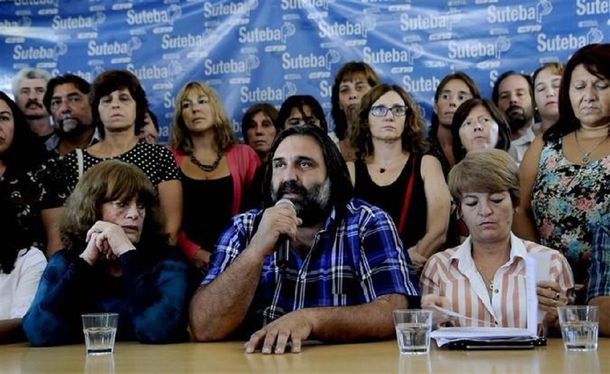 Suteba aceptará el acuerdo paritario si anulan los sumarios y devuelven los descuentos