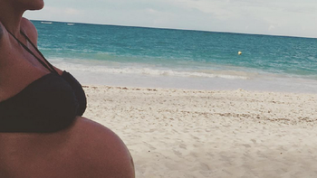 despues del escandalo, amalia granata mostro su pancita desde cancun despues del escandalo, amalia granata mostro su pancita desde cancun