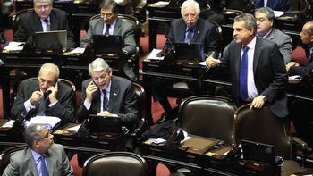 con el ingreso democratico, se completo la reforma con el ingreso democratico, se completo la reforma