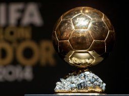 Goleador nato, ganó el Balón de Oro en 1995 y en 2018 se convirtió en presidente de su país, enfrentando conflictos políticos y económicos.