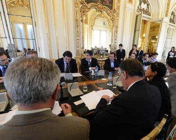 Docentes universitarios firmaron un aumento salarial del 27