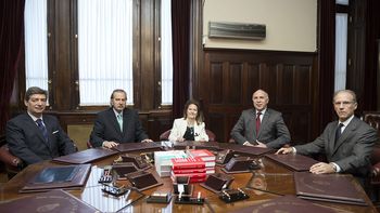 La Corte dispuso un aumento salarial del 12 por ciento para todo el Poder Judicial. La Corte dispuso un aumento salarial del 12 por ciento para todo el Poder Judicial.