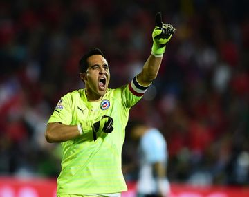 La arenga de Claudio Bravo antes de los penales: Ya les ganamos una vez