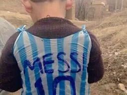 encuentran al nino que se hizo una camiseta de messi con bolsa de plastico encuentran al nino que se hizo una camiseta de messi con bolsa de plastico