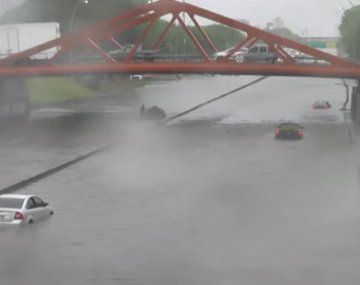 Murió un taxista que quedó varado en la General Paz en medio del temporal