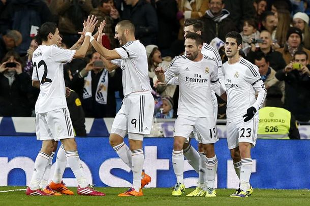 Real Madrid goleó al Valladolid y sigue de cerca a los líderes