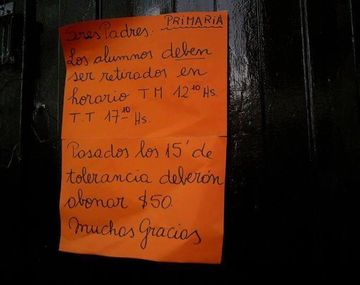 Polémica: un colegio cobra multa a los padres que retiran tarde a sus hijos