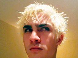 ¡irreconocible! el osado e impresionante cambio de look del chino darin ¡irreconocible! el osado e impresionante cambio de look del chino darin