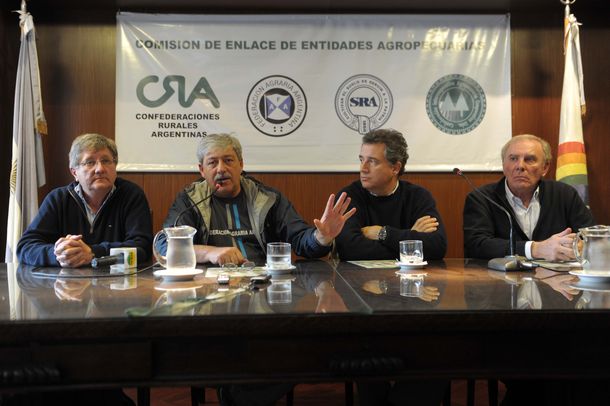 El campo acusa al Gobierno de tomar decisiones autoritarias