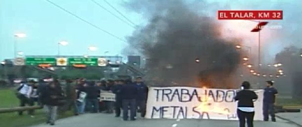 Autopartistas cortan colectora de Panamericana mano a Provincia en El Talar
