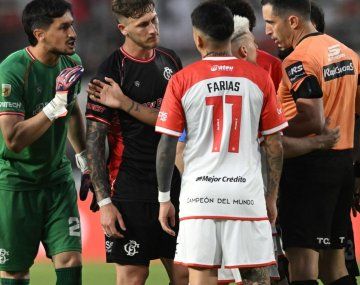 Polémica en la AFA: el silencio del VAR tras las jugadas discutidas en Estudiantes-Barracas