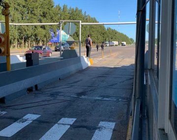 Protesta en el peaje: amenazó con un arma de plástico