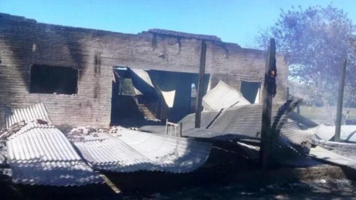 Formosa: mató a balazos a su esposa, a uno de sus hijos, prendió fuego la casa y se suicidó