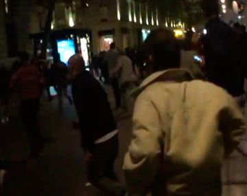 VIDEO: masiva estampida en la Plaza de la República por una falsa alarma