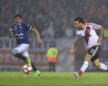 El ex Newells conquistó al pueblo riverplatense