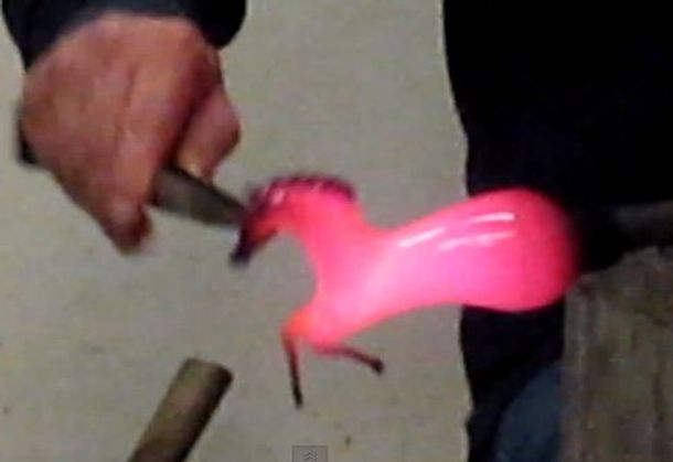 ¿Cómo hacer un caballo de vidrio y no caer en el intento?