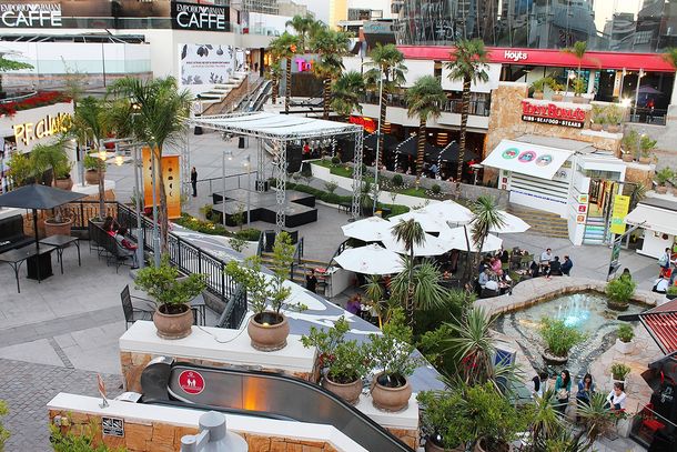 Denuncian robos de tarjetas en malls chilenos